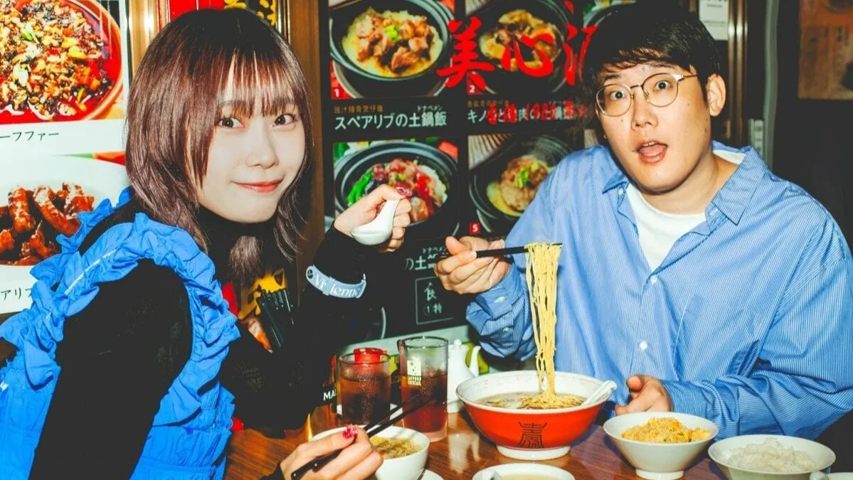 【 結婚 】元「仮面女子」上下碧&「ファイヤーサンダー」﨑山祐 中華料理店での2ショットを投稿 祝意のシャワー「素敵写真すぎる」