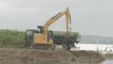 印旛沼の決壊した堤防で復旧作業進む　きょうから土砂の仮堤防づくり着手　台風26号に備え作業急ピッチ