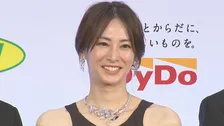 【 北川景子 】　体当たり演技で主演女優賞　「子を持つ母として励みをもらった」　椎名桔平のサプライズ登場に驚き笑顔　【 第50回報知映画賞 】