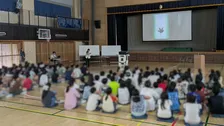 絵本の読み聞かせによる自殺防止の「命の授業」