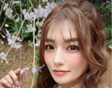 【 安西ひろこ 】　元カリスマギャルが　最新春コーデ投稿　変わらない美しさにファン反響　「本当にいつも綺麗」