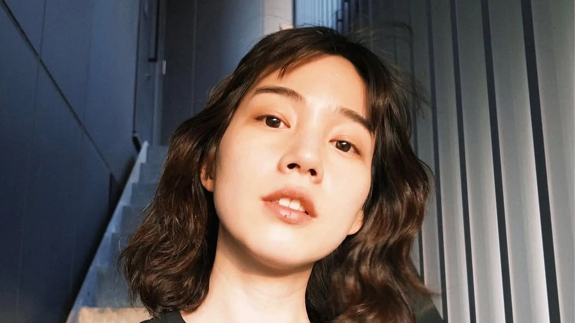 【 のん 】　「この写真、唇に海苔がはりついてるね？！」　“写真の秘密”を告白　「言わなきゃバレないのに言うんだ笑笑」「自己申告えらい！可愛いから大丈夫だよ」　反響続々