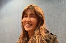 【 工藤静香 】 「いや〜　喉潰れる！」「4時間半ぶっ通りで歌い、ヘッドホンで耳が痛いって言う。笑笑笑笑」　ハードなレコーディングに　「久しぶりの200本ノック的な、、、」