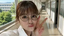 【 鈴木奈々 】38歳の誕生日を制服姿で報告に反響「女子高生やんっ」「可愛いままですね」「奇跡の３８歳」