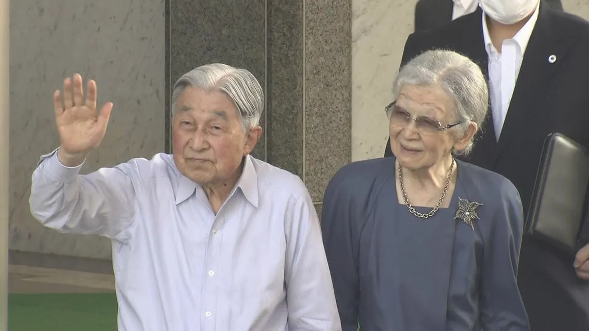 上皇ご夫妻が静養先の軽井沢へ　手を繋ぎながら…出迎えた町民らに笑顔で手を振り　心臓治療から退院後初の静養