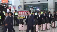 「出迎えた市民団体から大きな声援」北朝鮮女子サッカーチームが韓国に入国　アジア・チャンピオンズリーグ準決勝出場のため　7年半ぶりの韓国での試合出場