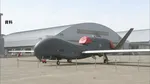 墜落の空自無人機「グローバルホーク」の胴体の一部と思われる物体を回収
