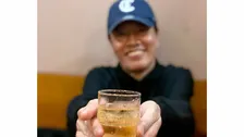 【 遠藤憲一 】「麦茶です、どうぞ」水分補給呼びかけショットにフォロワー反応　「水割り、にしか、見えない」の声も