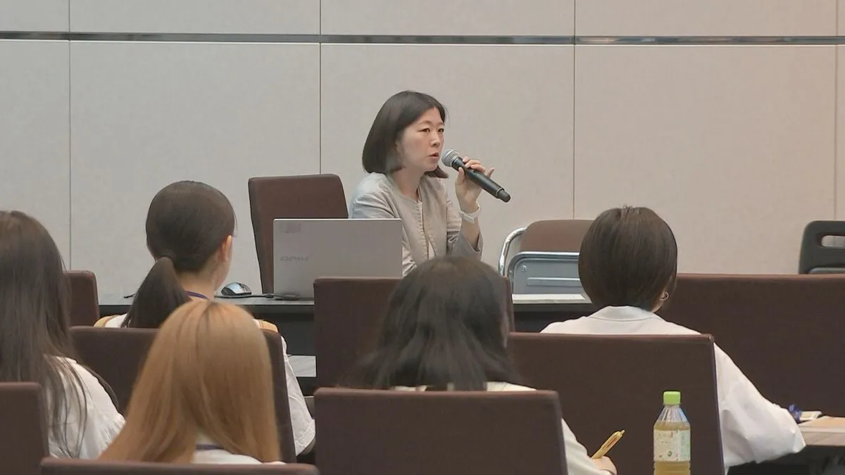 「検察官のやりがいは？」最高検と法務省が大学生向け説明会開催 司法試験受験者数の低迷で「ぜひ進路に加えて」大学1、2年生を中心に約80人が参加