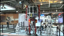 世界初「人が乗れる変形ロボット」も！中国で過去最大規模のAI展示会　開会式には習近平主席も初出席…その「思惑」は？