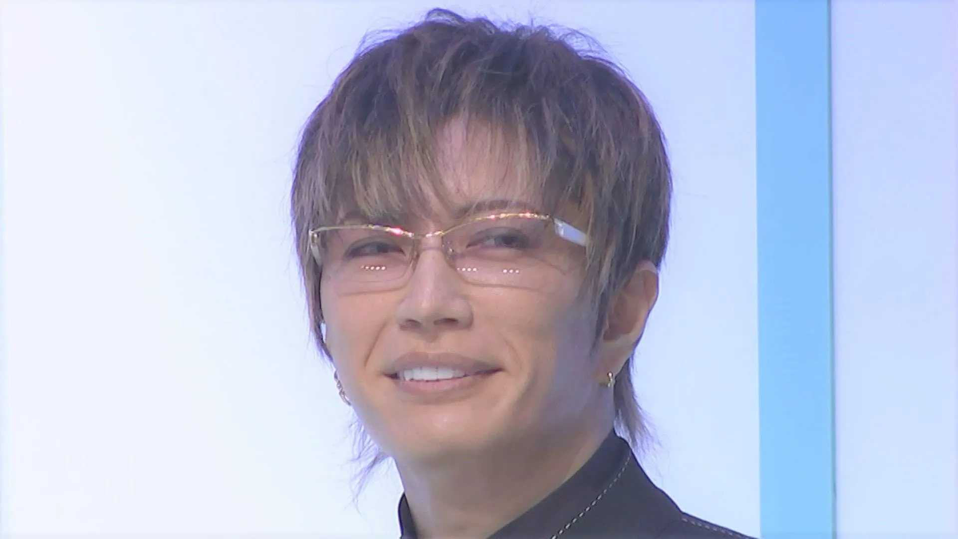 【 GACKT 】　「ココロを回復させるには本気で遊ぶしか無い」「やり切ったと思うまで遊べば、その後の数時間の睡眠だけでもアタマは驚くほどスッキリする」　「休むんじゃなく、遊ぶんだ」