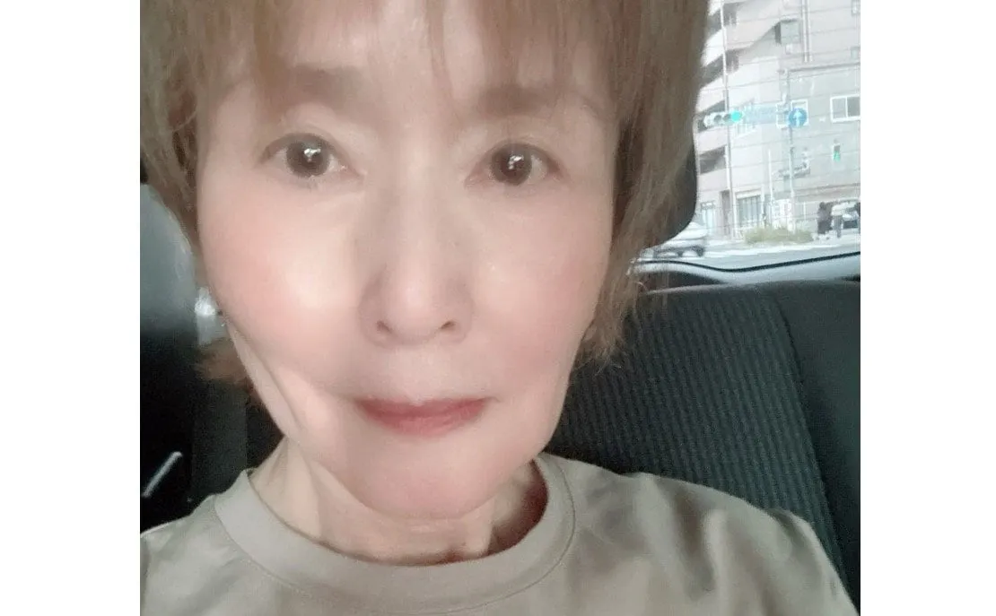 【 小柳ルミ子 】　「右の奥歯の歯茎が膿んで　腫れて」　歯科医院で「いきなり手術」　「右顔面が痛み　酷い頭痛」「一刻の猶予もない…と言う判断でしょうか」
