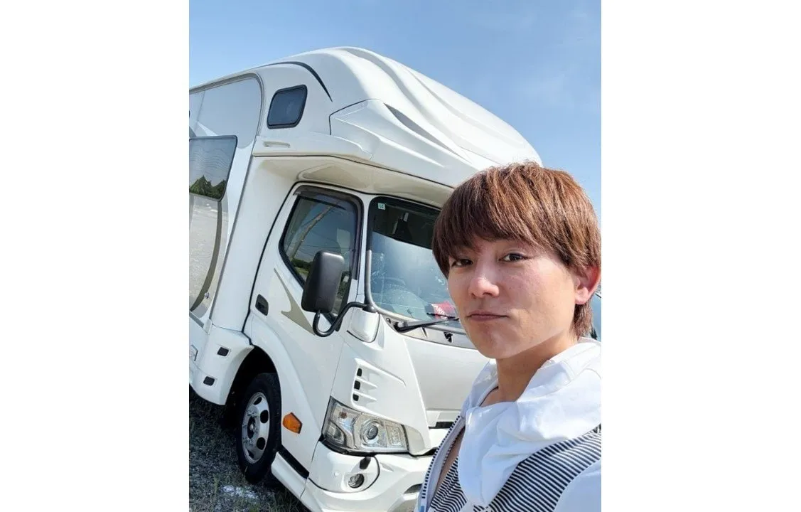 【 杉浦太陽 】　「GWは家族で潮干狩り〜」　愛車のキャンピングカー「CREA」で出動