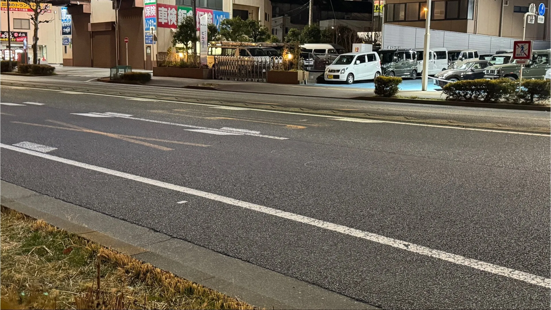 小3男児が軽ワゴン車にはねられ重体　強風で飛ばされた帽子追いかけ車道に出たか　横浜市