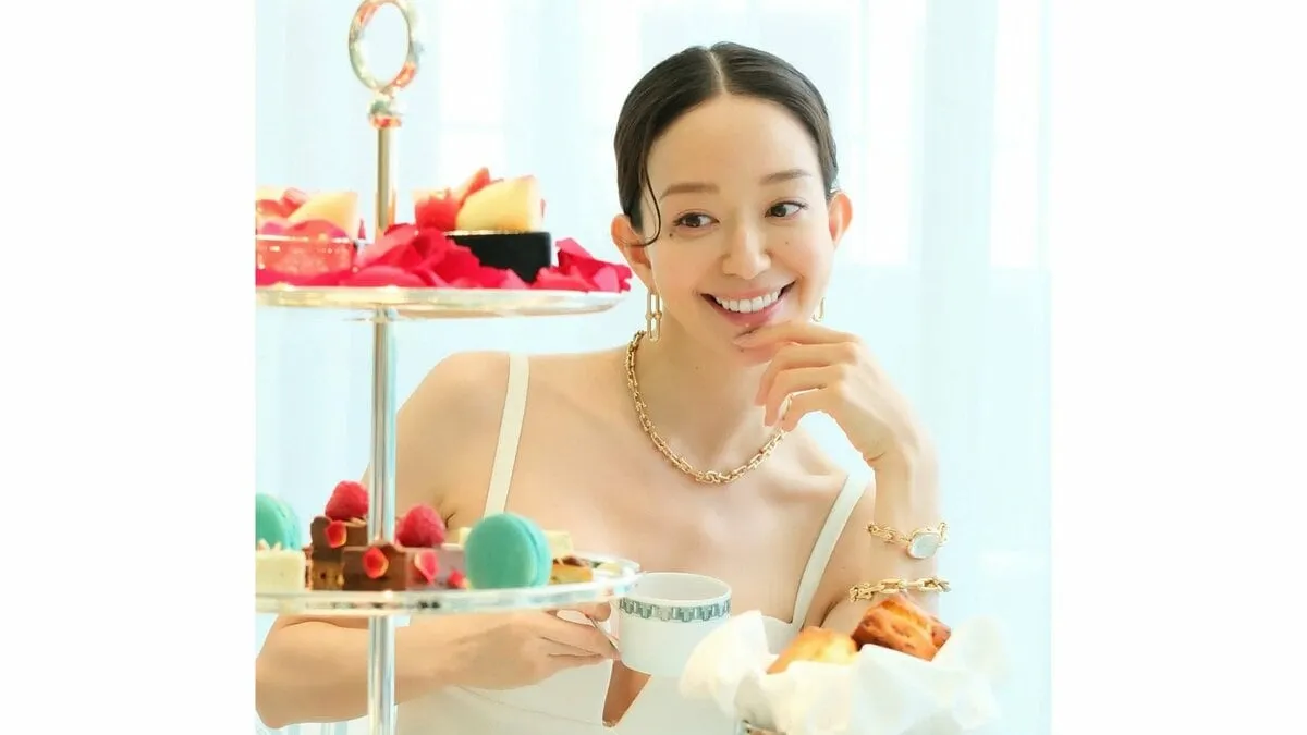 【 松島花 】 「食べる前にじっくり一つずつ目で楽しみたい」　ティファニー銀座のカフェで　特別なティータイムを満喫