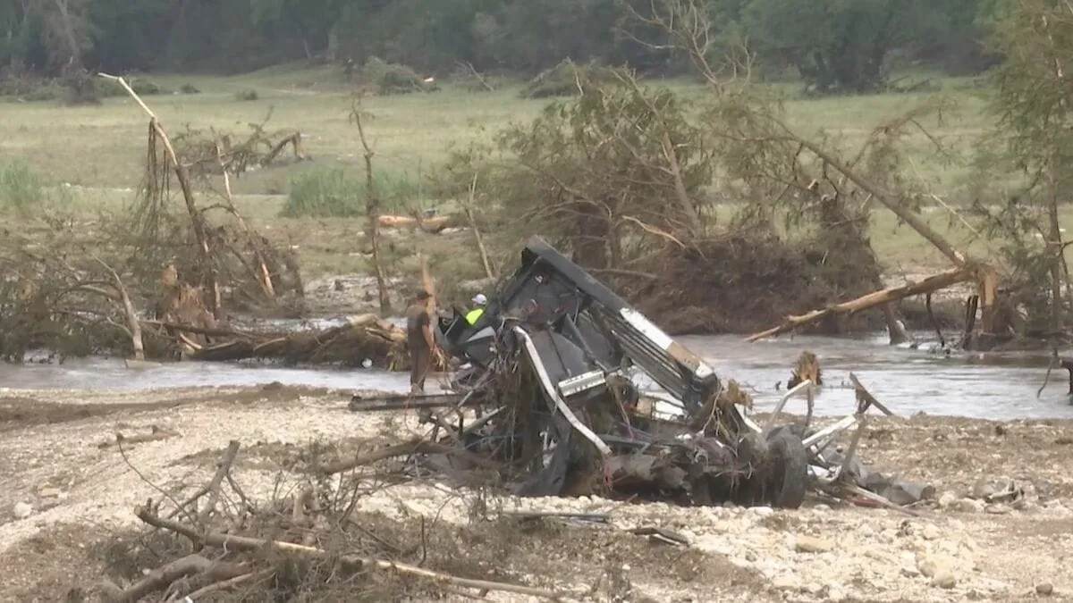 アメリカ・テキサス州　大規模な洪水による死者67人に