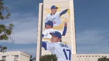「ダイヤモンドの侍たち」大谷翔平・山本由伸・佐々木朗希の巨大壁画が登場　ドジャース開幕前にロサンゼルス郊外で除幕式