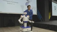 AIスタートアップが人型ロボット発表　日本の空間に合わせた設計　医療現場など実装へ