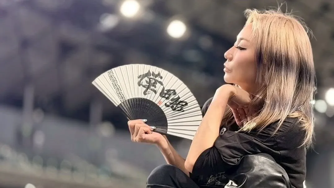 【 倖田來未 】「セットできたデーっ！！」 "鬼の顔” で準備に邁進　デビュー25周年アリーナツアー開催直前