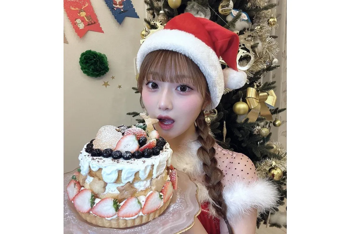 【辻希美・長女】希空さん　「ケーキタルト作ったよ」　サンタ姿でクリスマスをお祝い