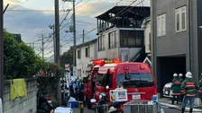 川崎・多摩区中野島の店舗兼住居で火事　1階から年齢・性別不明の1人の遺体　消火活動続く