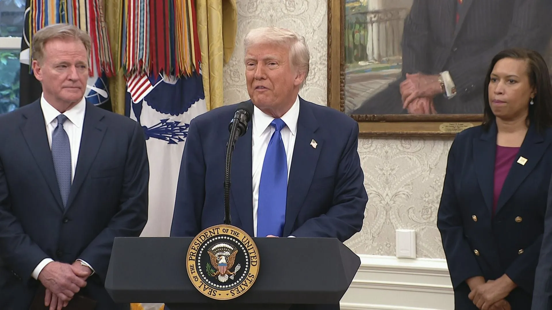 トランプ政権が新たな不法移民対策　自発的な母国への帰国に約14万円を支給