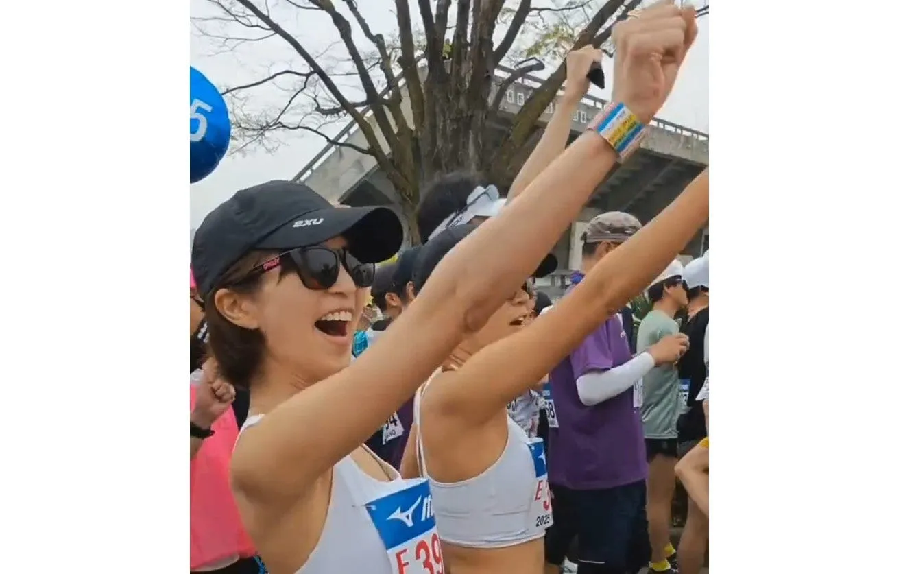 【安田美沙子】　　「長野マラソン」「42歳ラストは、4:01:35」　「足やお腹が辛くって悔しくて、1人で泣いて。。ついに歩いてしまった」「最後の直線4キロが、永遠に終わらないんじゃないかと思った」
