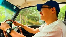 【 ミキ・亜生 】愛車93年ボルボが退院「#もう可愛くて可愛くて仕方ない」満面の笑みで「#とにかく近所を走ります」