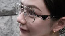 【 村重杏奈 】眼鏡にネイビートップスで知的シック「言葉遣い品質向上委員会」フォロワー称賛「スタイル最高級品」