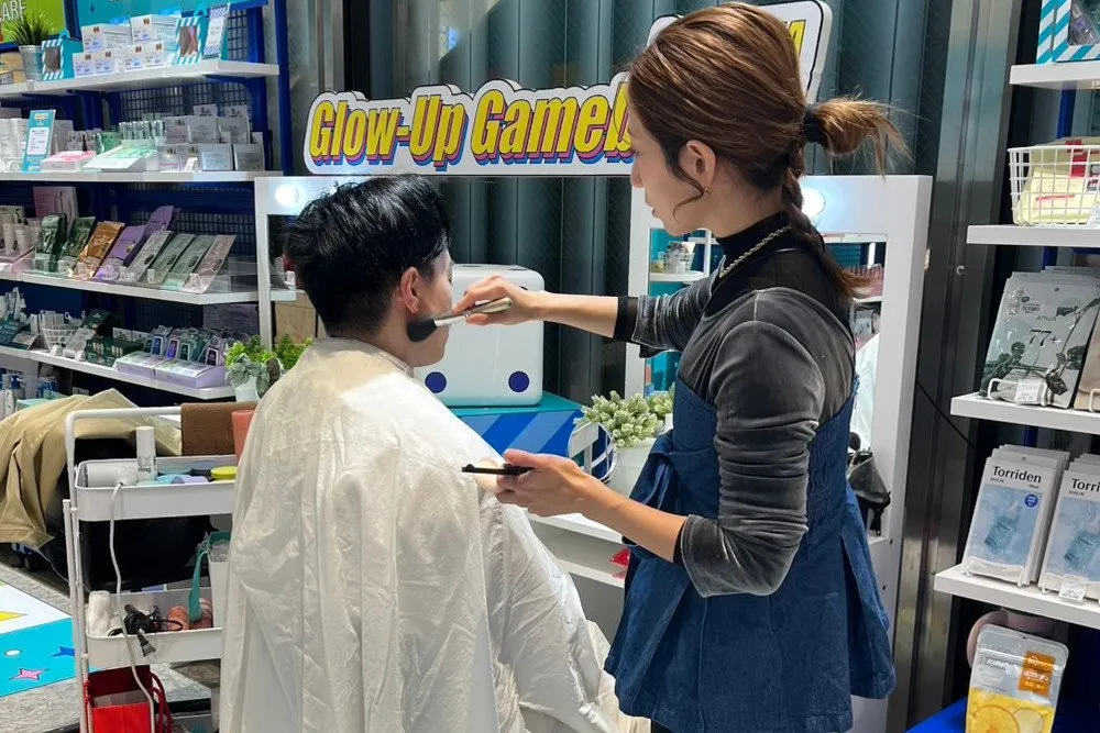 “メンズ売り場”はもういらない? Z世代、美容の新常識は「シェア」するコスメ