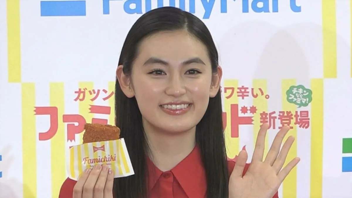 【 八木莉可子 】　「夏にひんやり感じられる作品を読むのが私は好き」　一風変わった暑さ対策を明かす