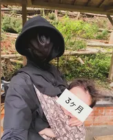 【鈴木あきえ】「完全体となりました。日曜日の私です。」衝撃の写真に「養蜂場の女将だ！」「イカゲームみたい」と大反響