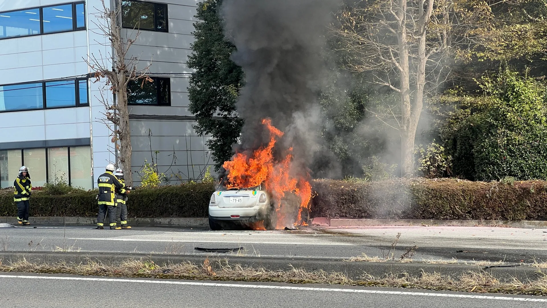 【速報】宇都宮市で車両火災　運転手の女性が病院に搬送　国道が一部通行規制　栃木県警など