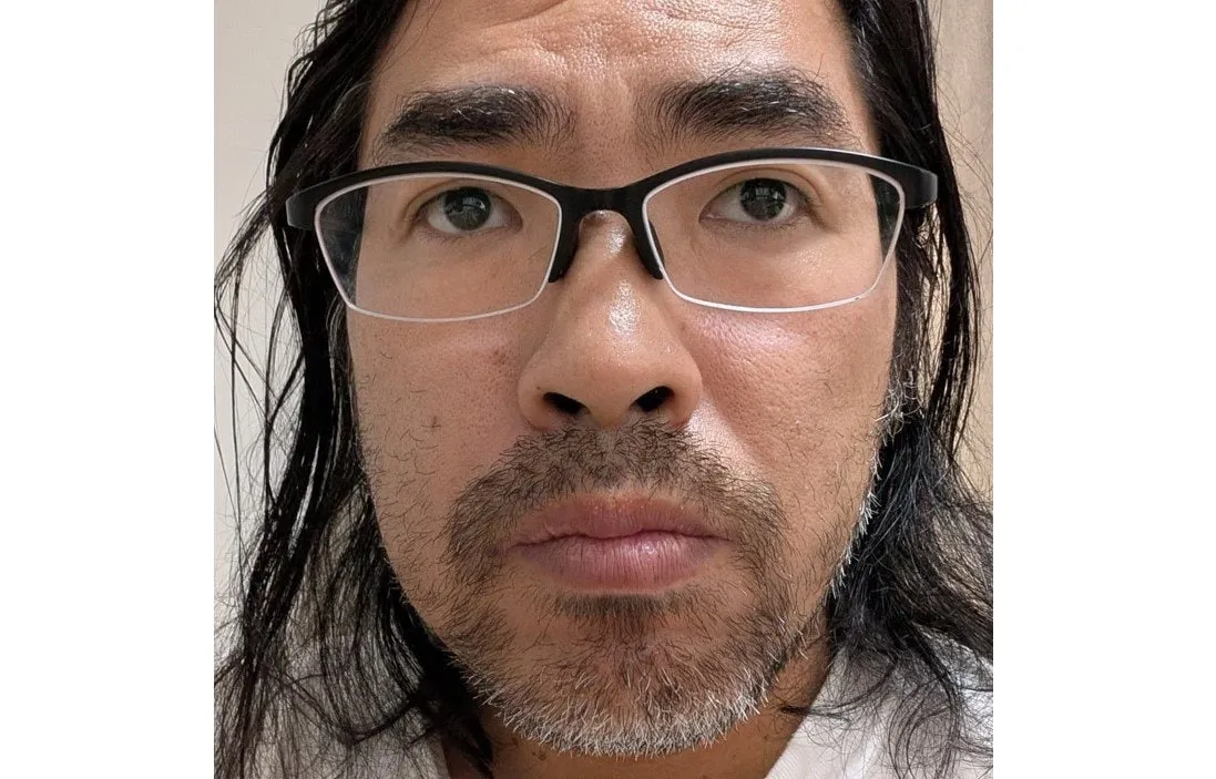 【 ロッチ・中岡創一 】　たまには髭中岡はどうですか？」　最新ショット公開　「強味と渋味はちょんぼしだけど素敵なおじさん　目指してます。」