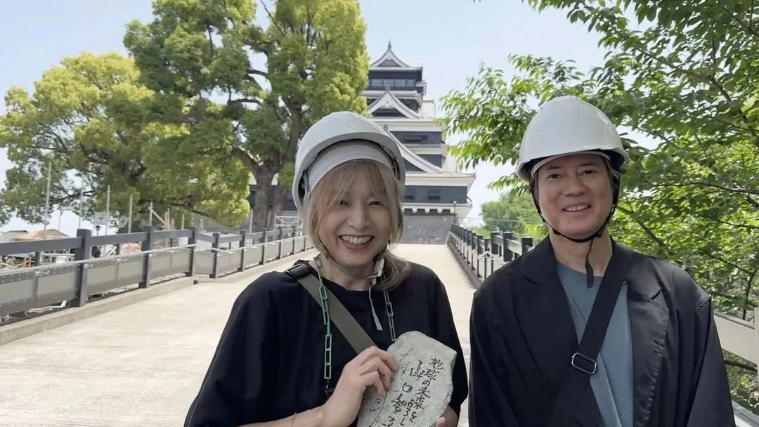 【山口智子】夫・唐沢寿明さんと熊本城の復旧工事現場へ　フォロワー「ヘルメットが似合う」