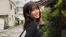 【 片岡凜 】　水族館の魚に独自の視点「あいつ水を読まないなとか…」 黒コーデ＆赤バッグのオフショットに反響