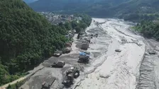 中国・ネパール国境の土石流　氷河や土砂の崩落で急激に増水した可能性　温暖化による影響の指摘も