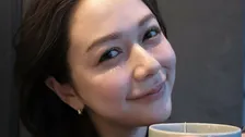 ほっぺぷくぷく【 村重杏奈 】秋深まるカフェでアンニュイ　でも〝ふぐに寄せて〟〝声を飛ばして〟〝年末に向けて〟勤労モード全開