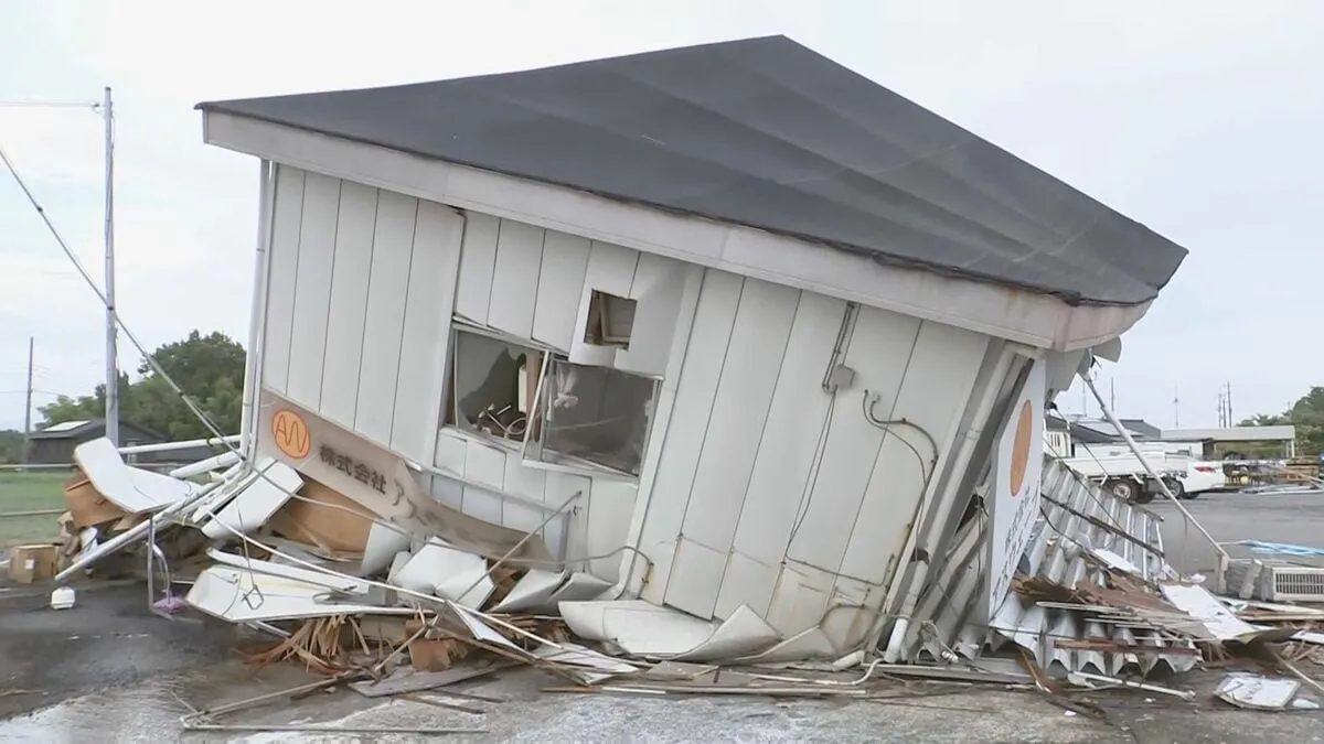 茨城で起きた大雨や突風 影響は約20件におよぶ　木造2階建て建物倒壊や乗用車に倒壊した電柱が直撃するなど