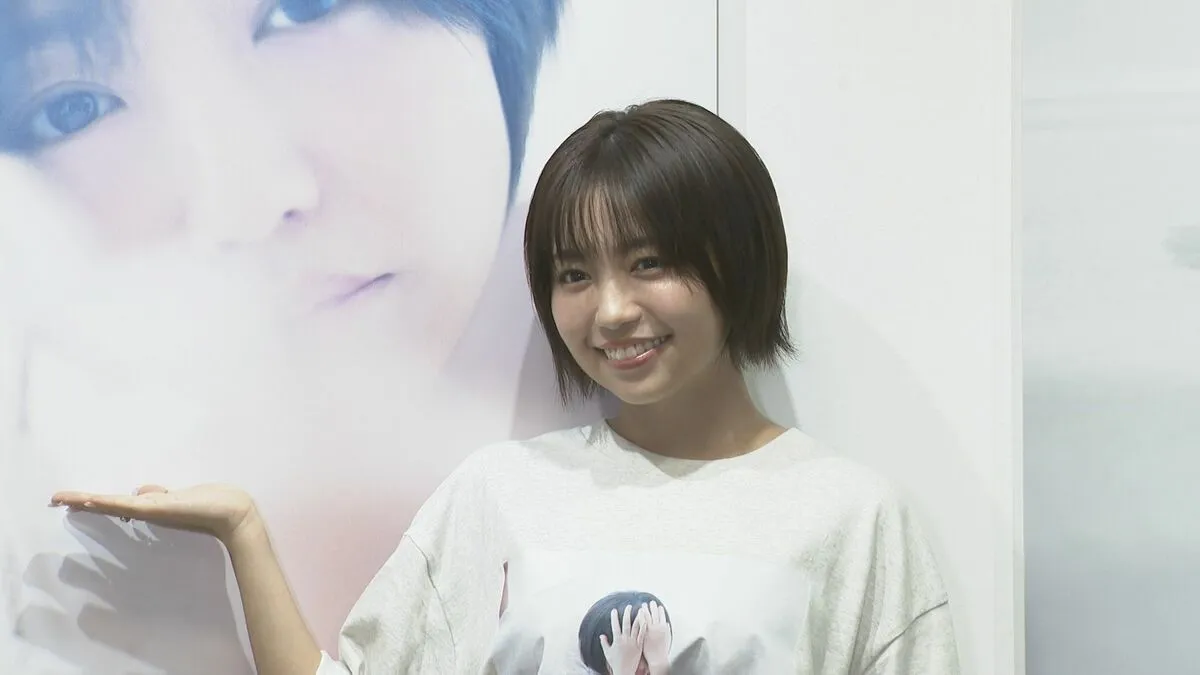 【大原優乃】「メイクほぼせず」撮影の写真展 「お客様を覗いたりしたい」笑顔で語る