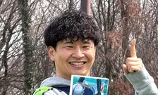 【 オードリー・若林正恭 】　笑顔で〝トゥース〟　累計発行部数28万部の　自身初小説　お渡し会に登場