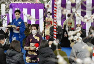 命日に道真しのぶ「梅花祭」