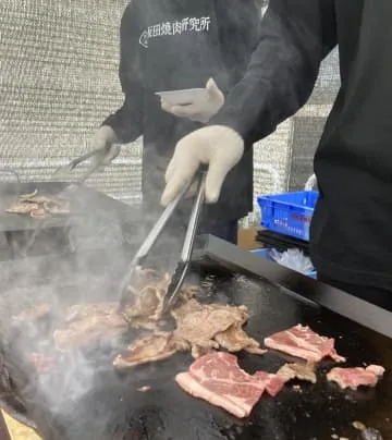 「焼き肉の町」に発信拠点