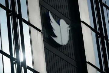 ツイッター、「政府系」タグ変更