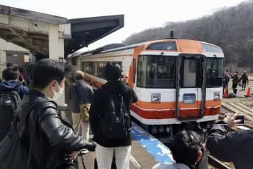 最古参の特急車両がラストラン