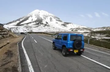 北海道・知床に春、横断道路開通