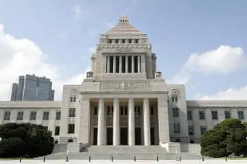 施行76年、憲法論議多様化