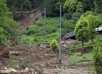 記録的豪雨、死者3人に