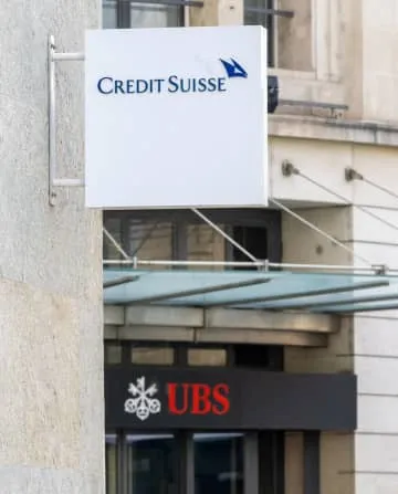 UBS、クレディ買収完了