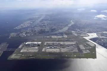 羽田空港で航空機同士接触